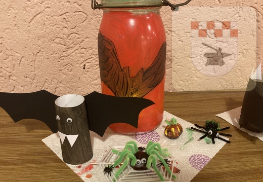 Halloween-Basteln im Gemeinschaftshaus Oktober 2022