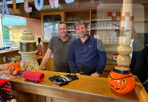 Halloween-Basteln im Gemeinschaftshaus Oktober 2022