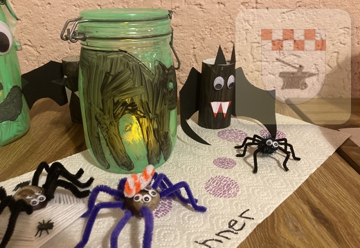 Halloween-Basteln im Gemeinschaftshaus Oktober 2022