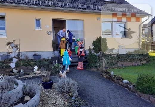 Eiersammeln in der Gemeinde Schmißberg an Rosenmontag Februar 2023 10.JPG