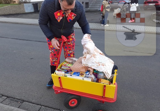 Eiersammeln in der Gemeinde Schmißberg an Rosenmontag Februar 2023 13.JPG