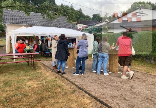 Karibische Coktailnacht in der Schmißberger Dorfmitte Juli 2023 11.jpg